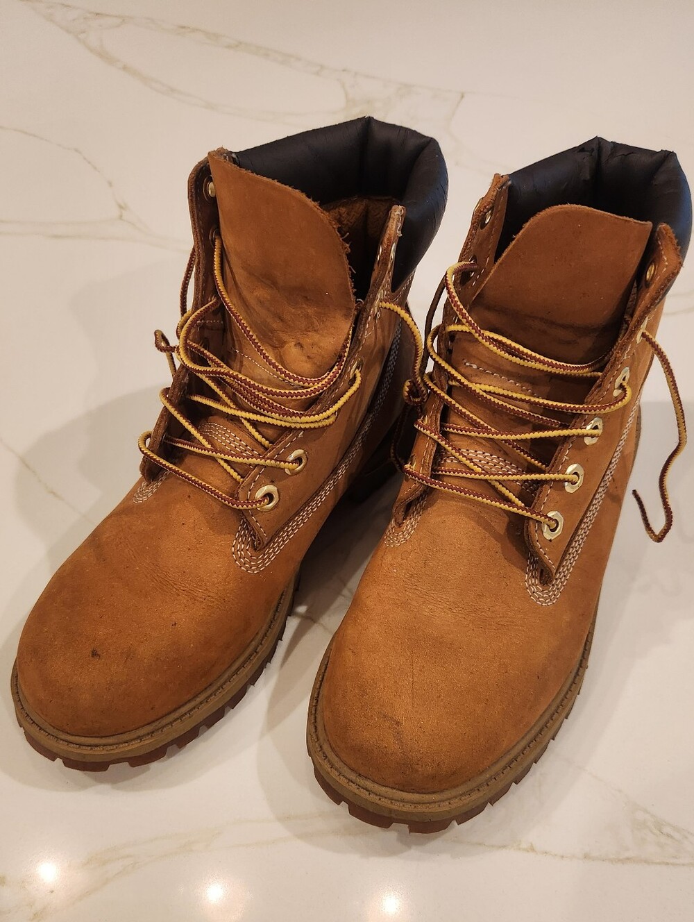 Timberland 6-Inch Premium Waterproof Leather Boots | Size 6.5M / Junior 6.5